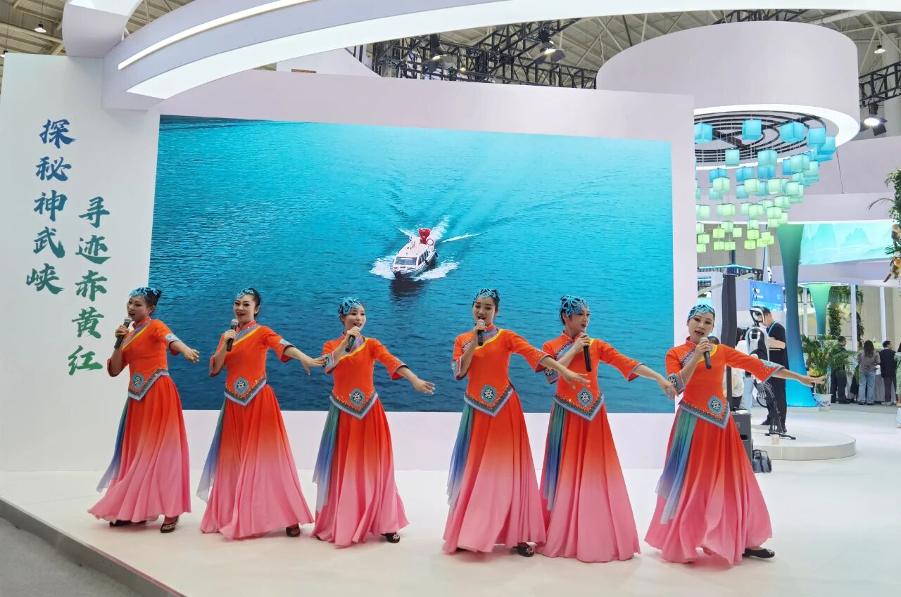 宜昌集团亮相2025中国文化旅游产业博览会，旅游文化产品大放异彩
